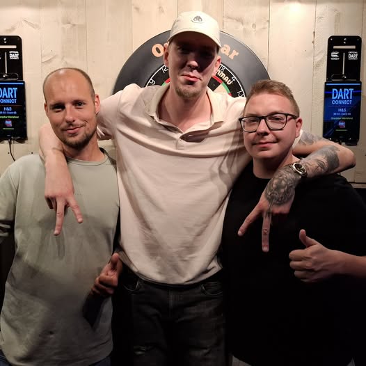 Oranjebar Super Ranking 53; 10 maximale scores van 180 en de hoogste finish van de dag (124) bezorgen Jimmy van Schie opnieuw de dagzege tijdens speeldag 5.